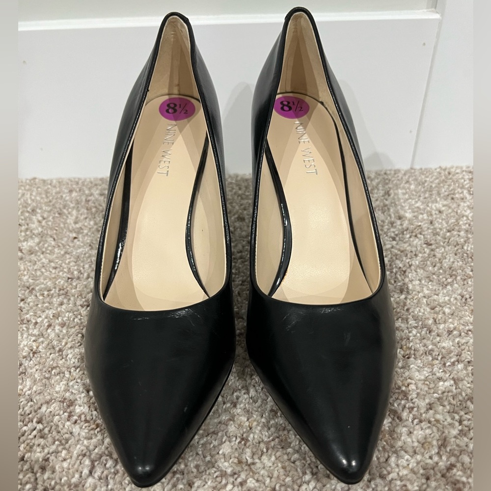 NWOB Nine West black leather pumps Heels
